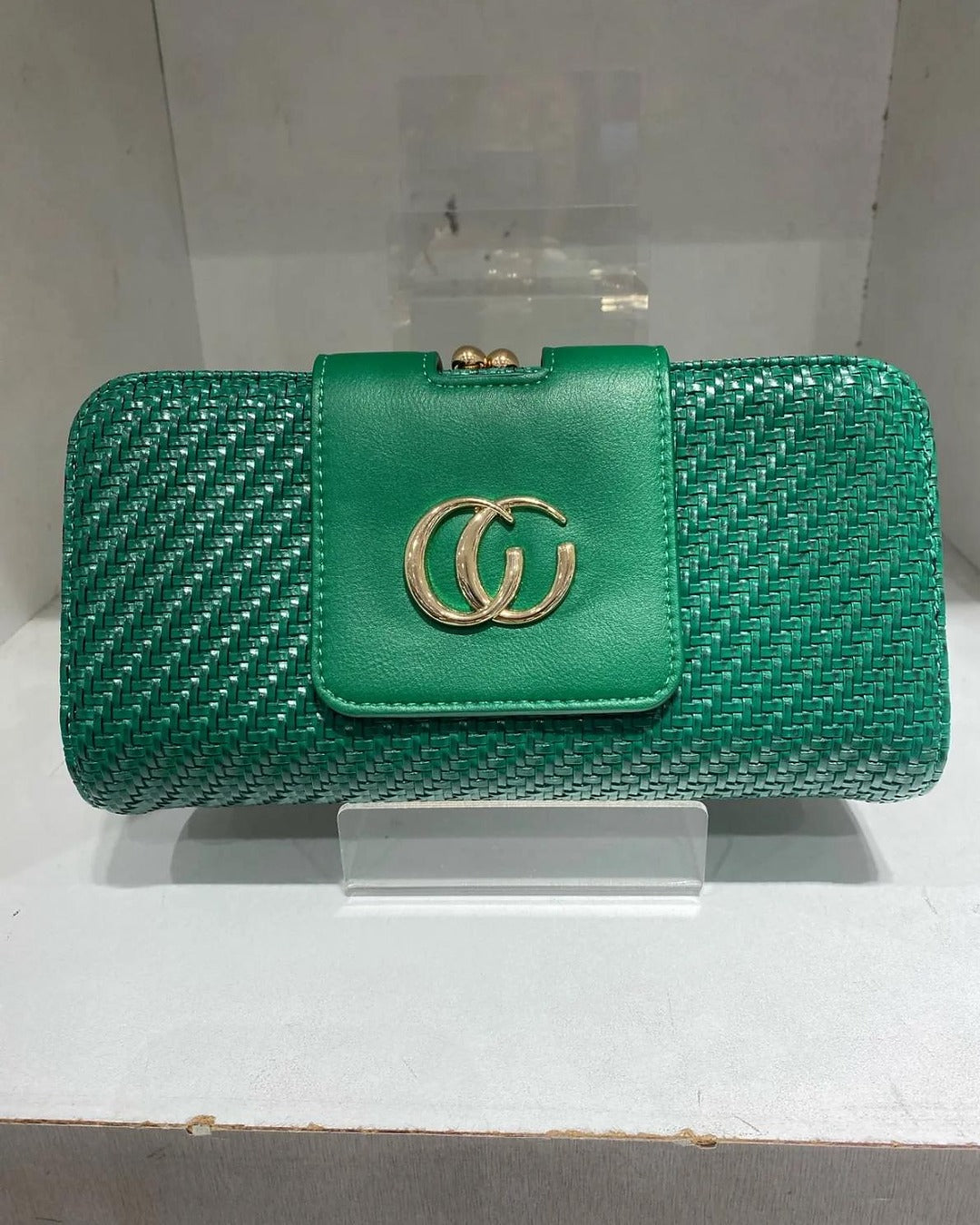 Vera Woven Clutch – Elegant fest- och vardagsväska
