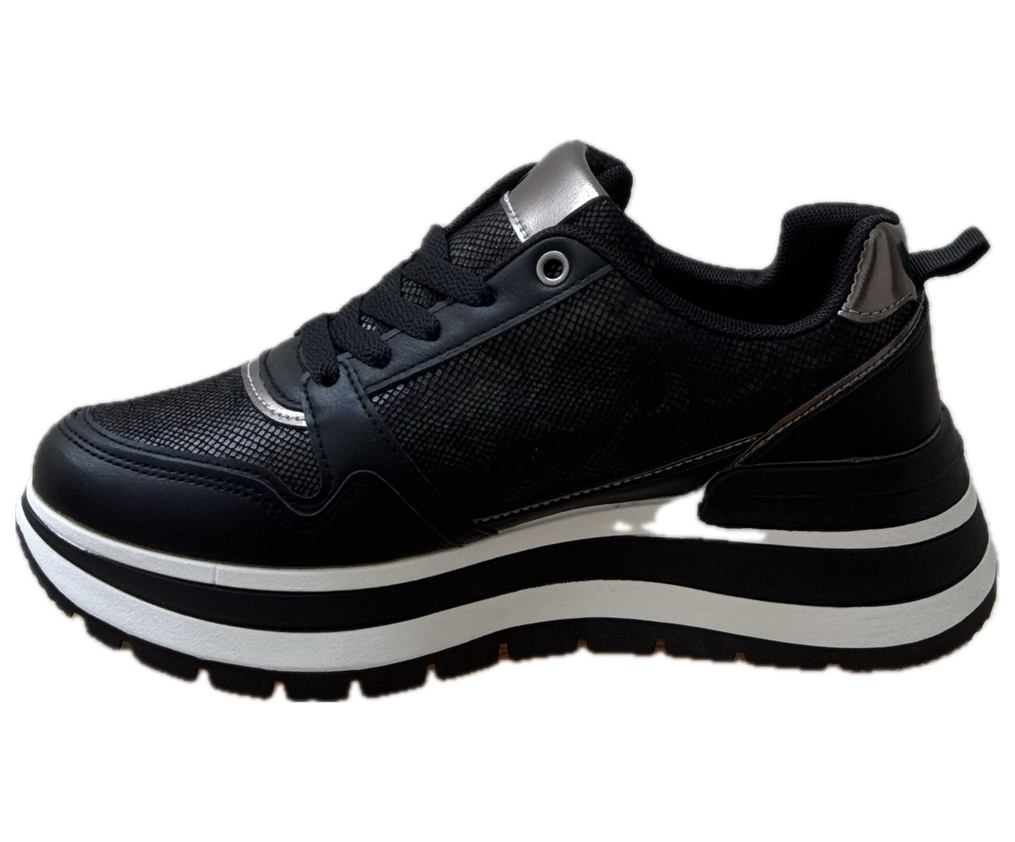Chunky Sneakers med Guldiga Detaljer & Ormmönster – Beige eller Vinröd